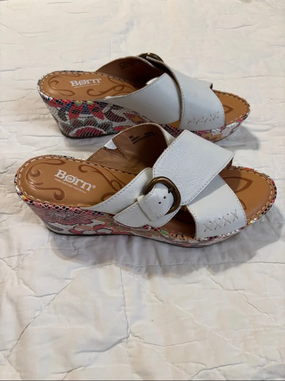Born White Leather Crisscross Buckle‎ Slide Sandals